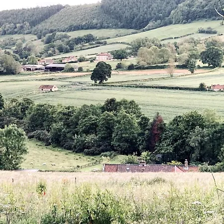 Dom wakacyjny Robins Cosy Hot Tub Quiet Village *