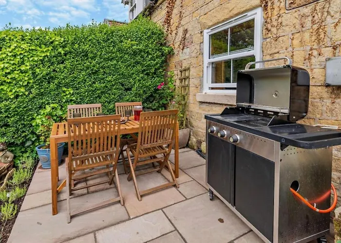 Robins Cosy Hot Tub Quiet Village Hackness