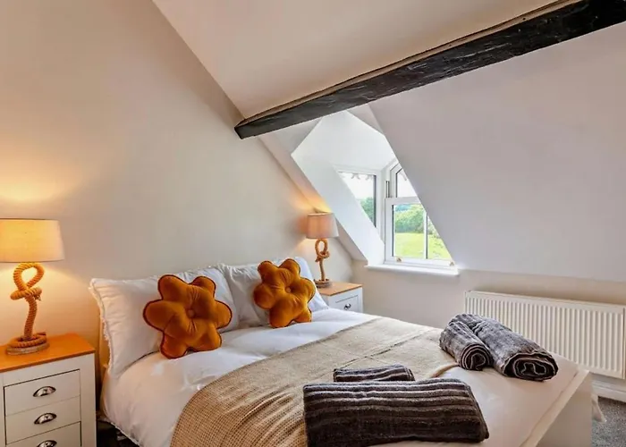 Robins Cosy Hot Tub Quiet Village * Hackness