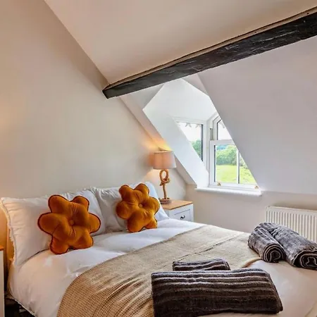 Robins Cosy Hot Tub Quiet Village * Hackness